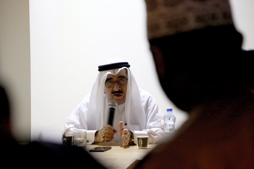 الفنان القطري موسى زينل في مقهى المسرح